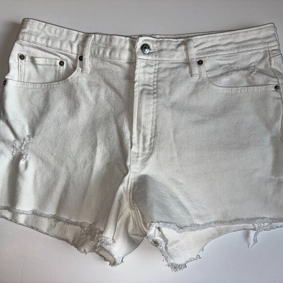 Free Assembly White Denim Shorts Women’s Size 14 Frayed Hem High Rise 3" Inseam - Picture 1 of 7